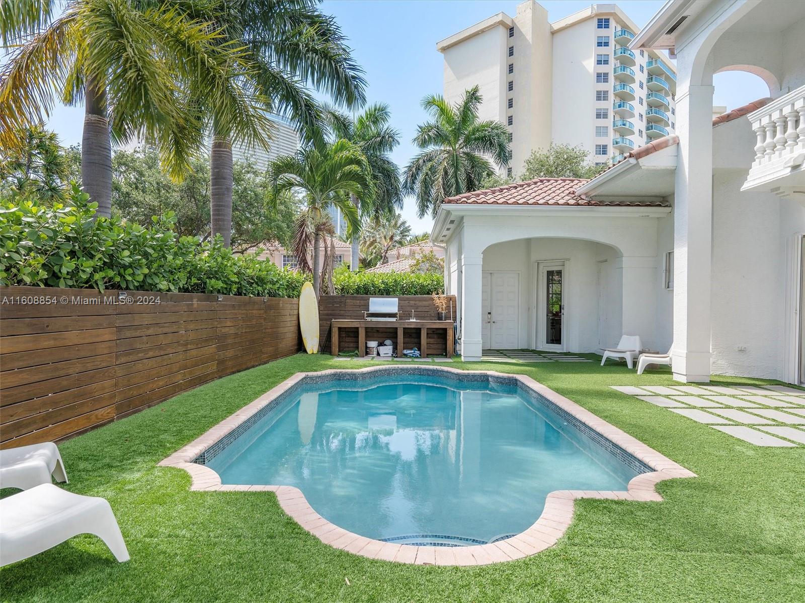 GOLDEN GATE ESTATES & MAR - Residential