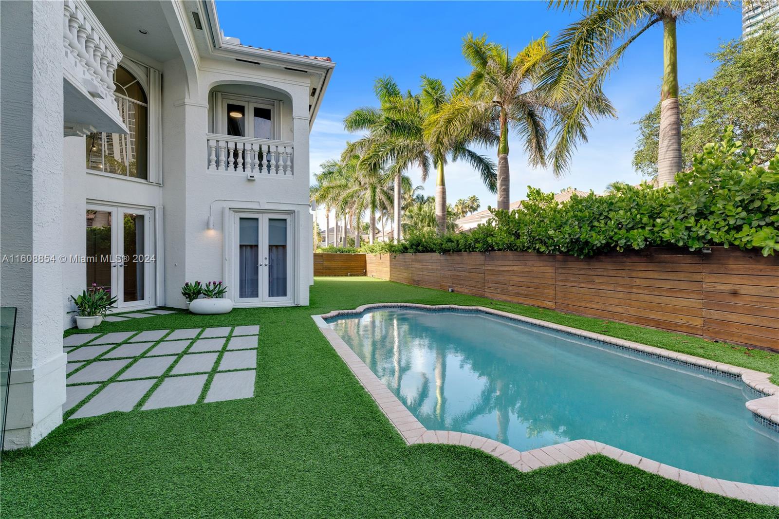 GOLDEN GATE ESTATES & MAR - Residential