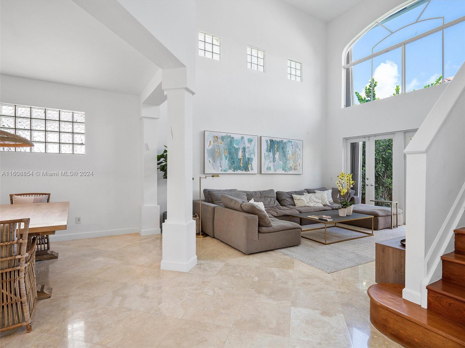 GOLDEN GATE ESTATES & MAR - Residential