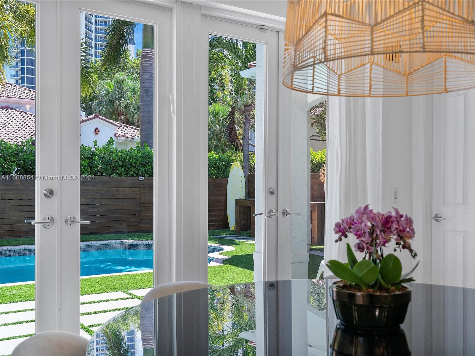 GOLDEN GATE ESTATES & MAR - Residential