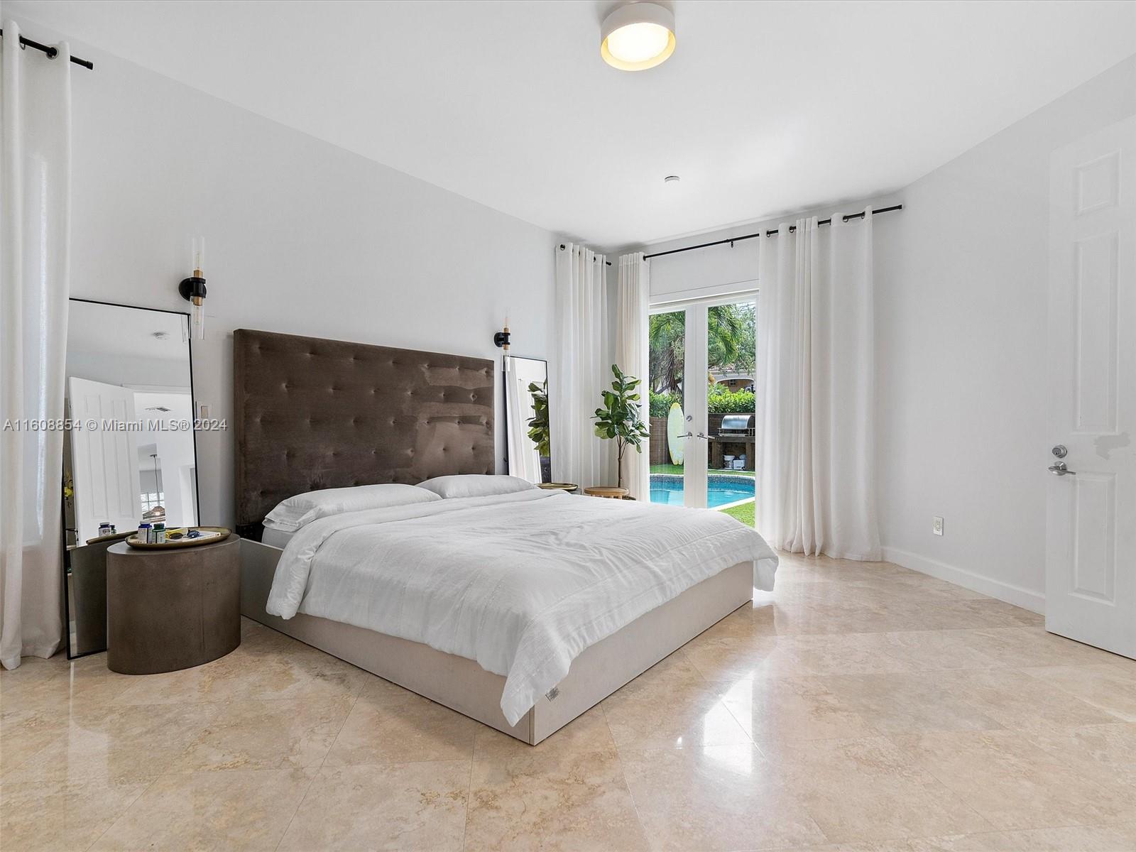 GOLDEN GATE ESTATES & MAR - Residential