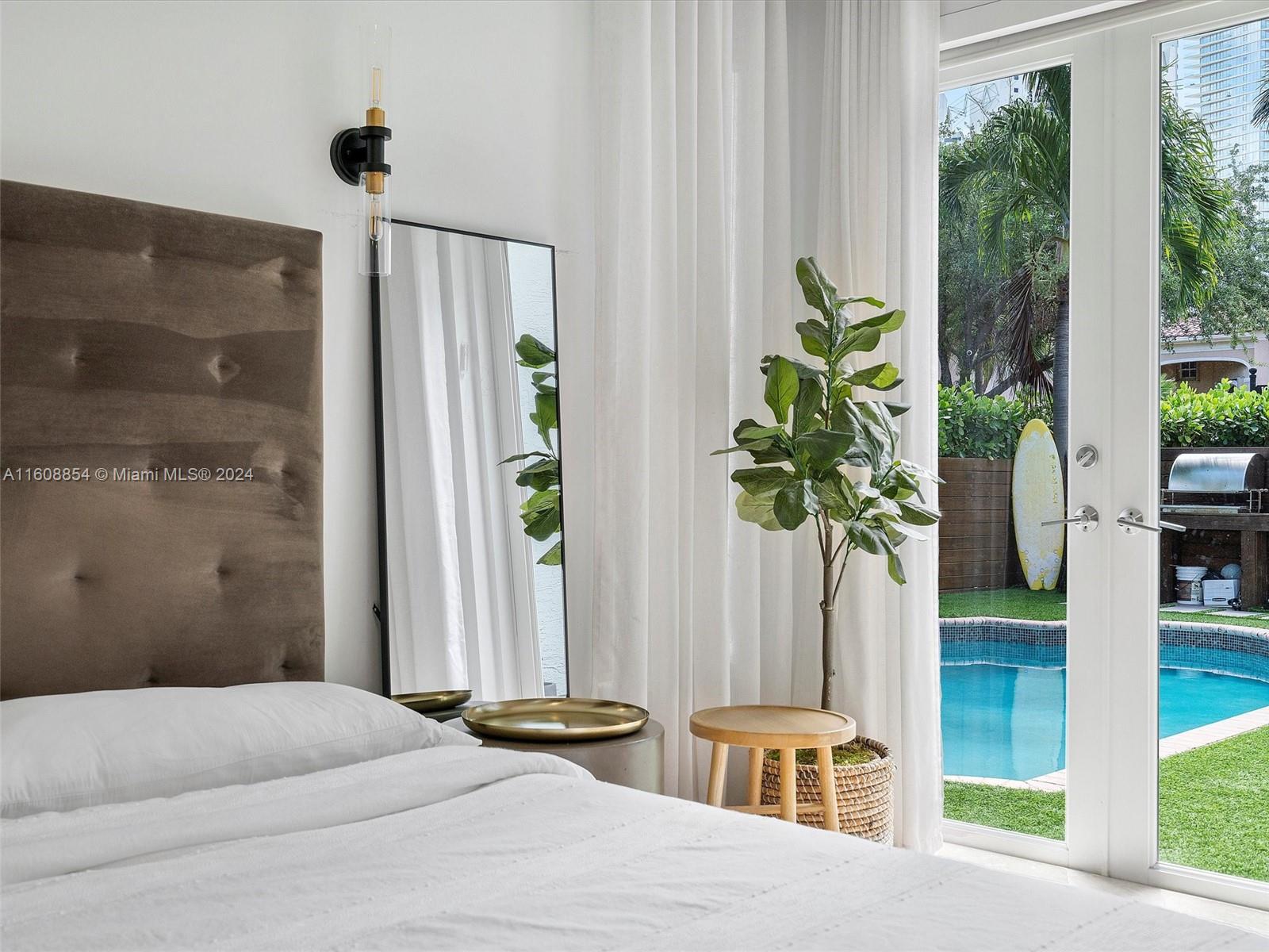 GOLDEN GATE ESTATES & MAR - Residential