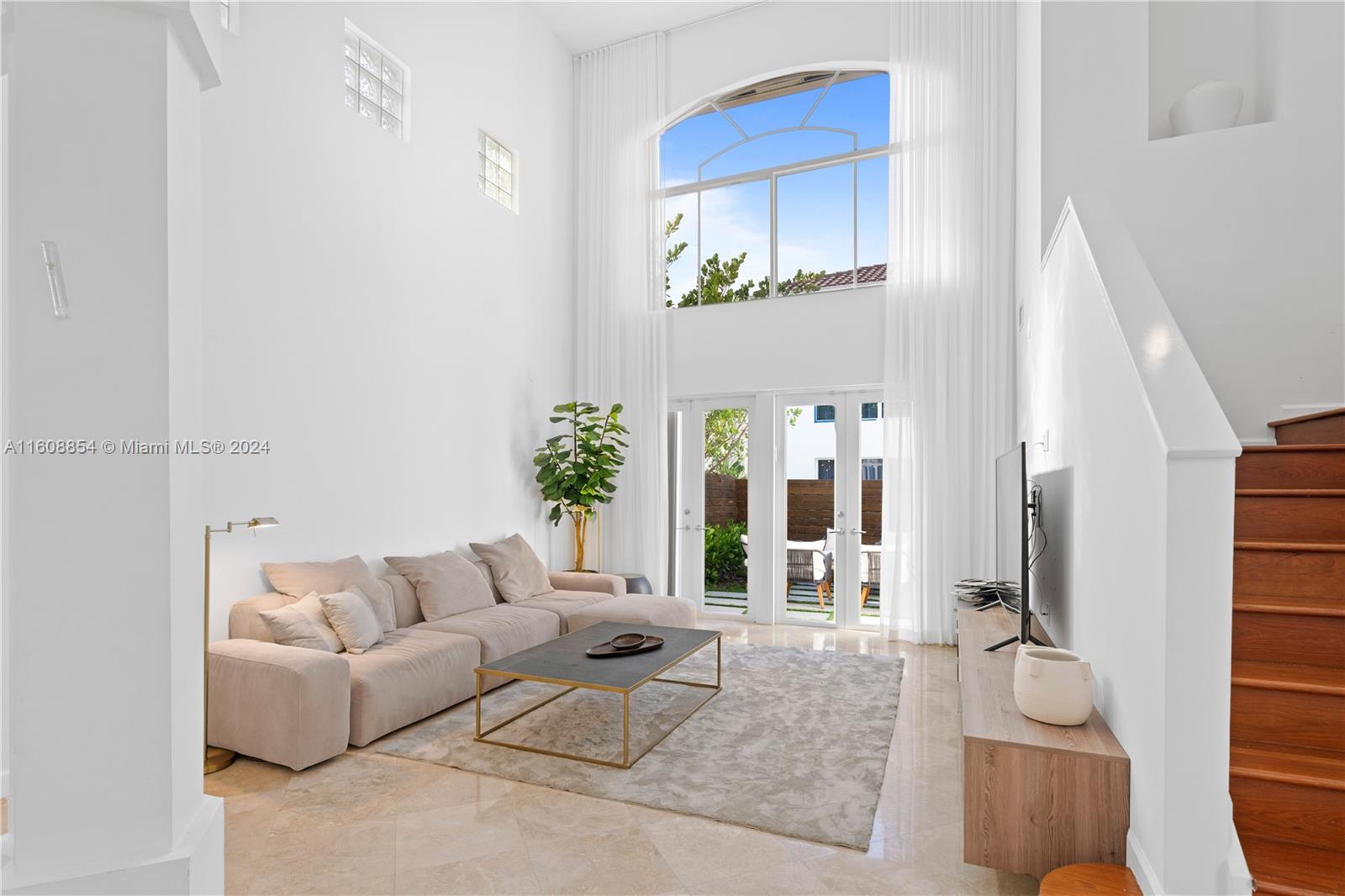 GOLDEN GATE ESTATES & MAR - Residential