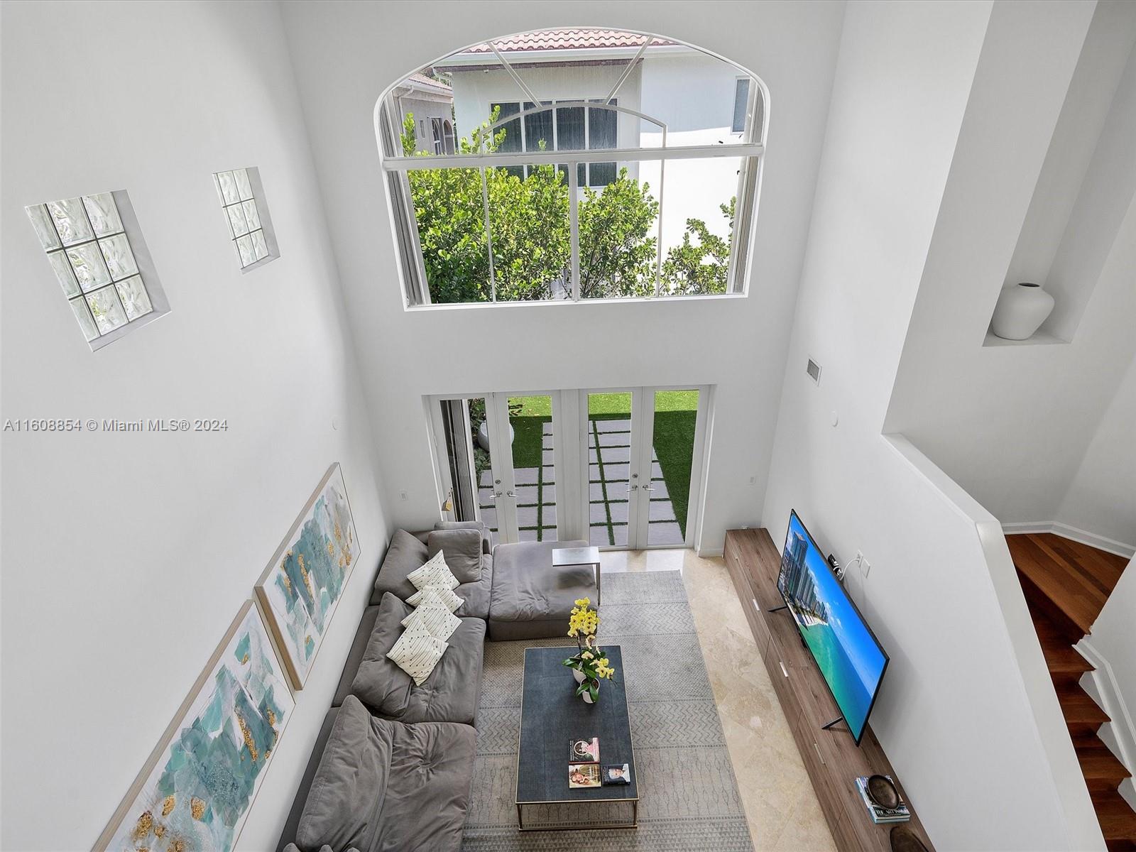 GOLDEN GATE ESTATES & MAR - Residential