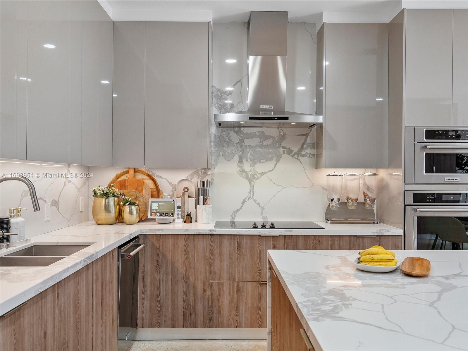 GOLDEN GATE ESTATES & MAR - Residential