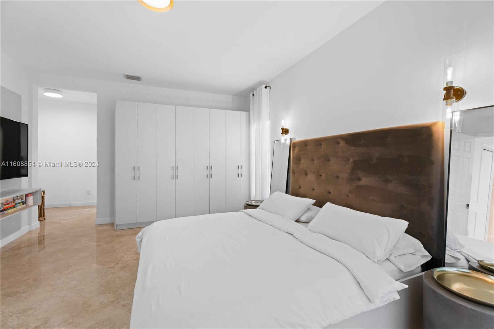 GOLDEN GATE ESTATES & MAR - Residential