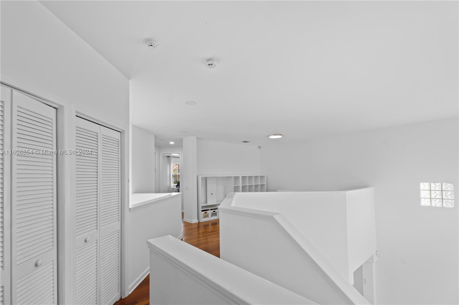 GOLDEN GATE ESTATES & MAR - Residential