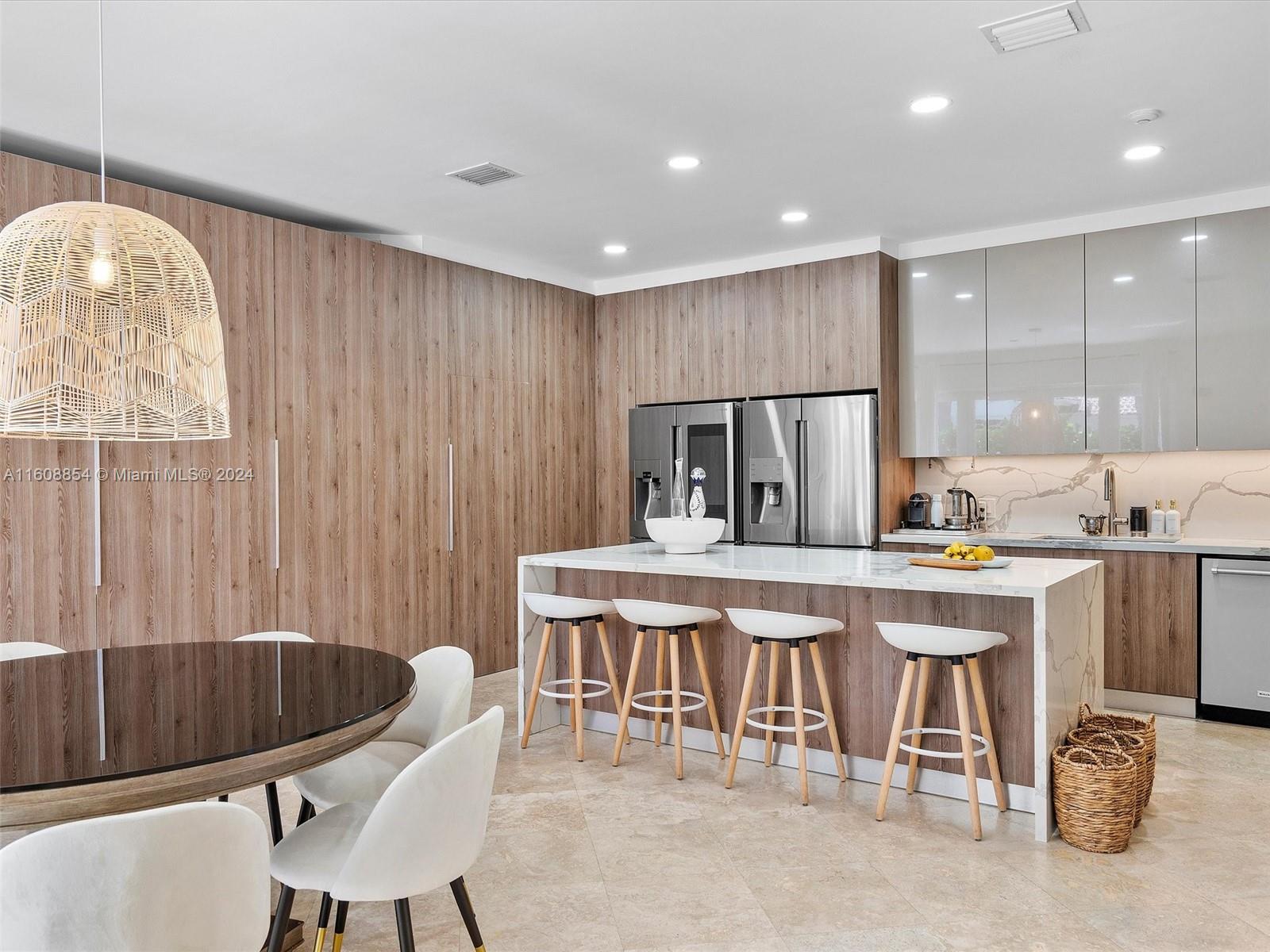 GOLDEN GATE ESTATES & MAR - Residential