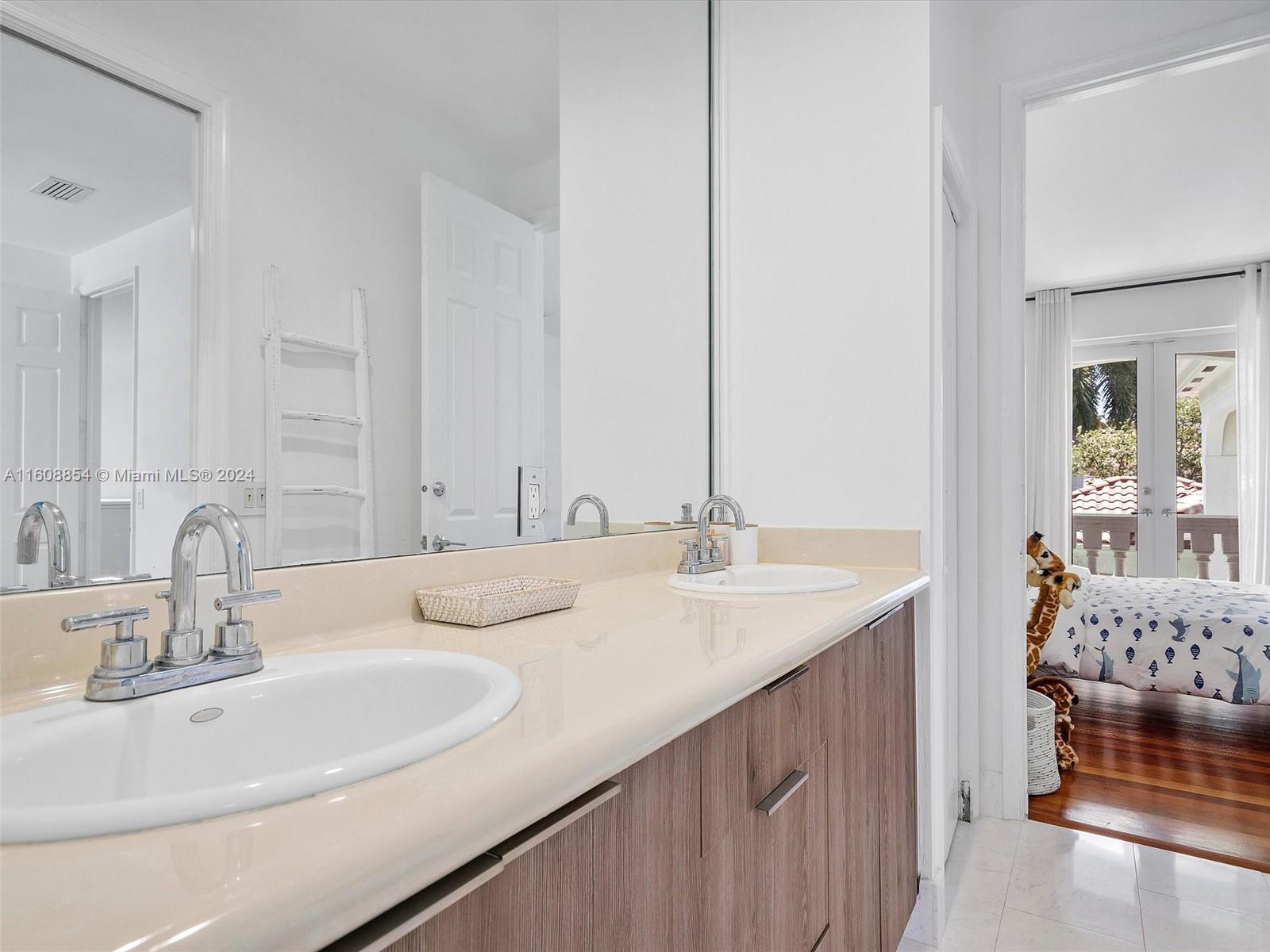 GOLDEN GATE ESTATES & MAR - Residential