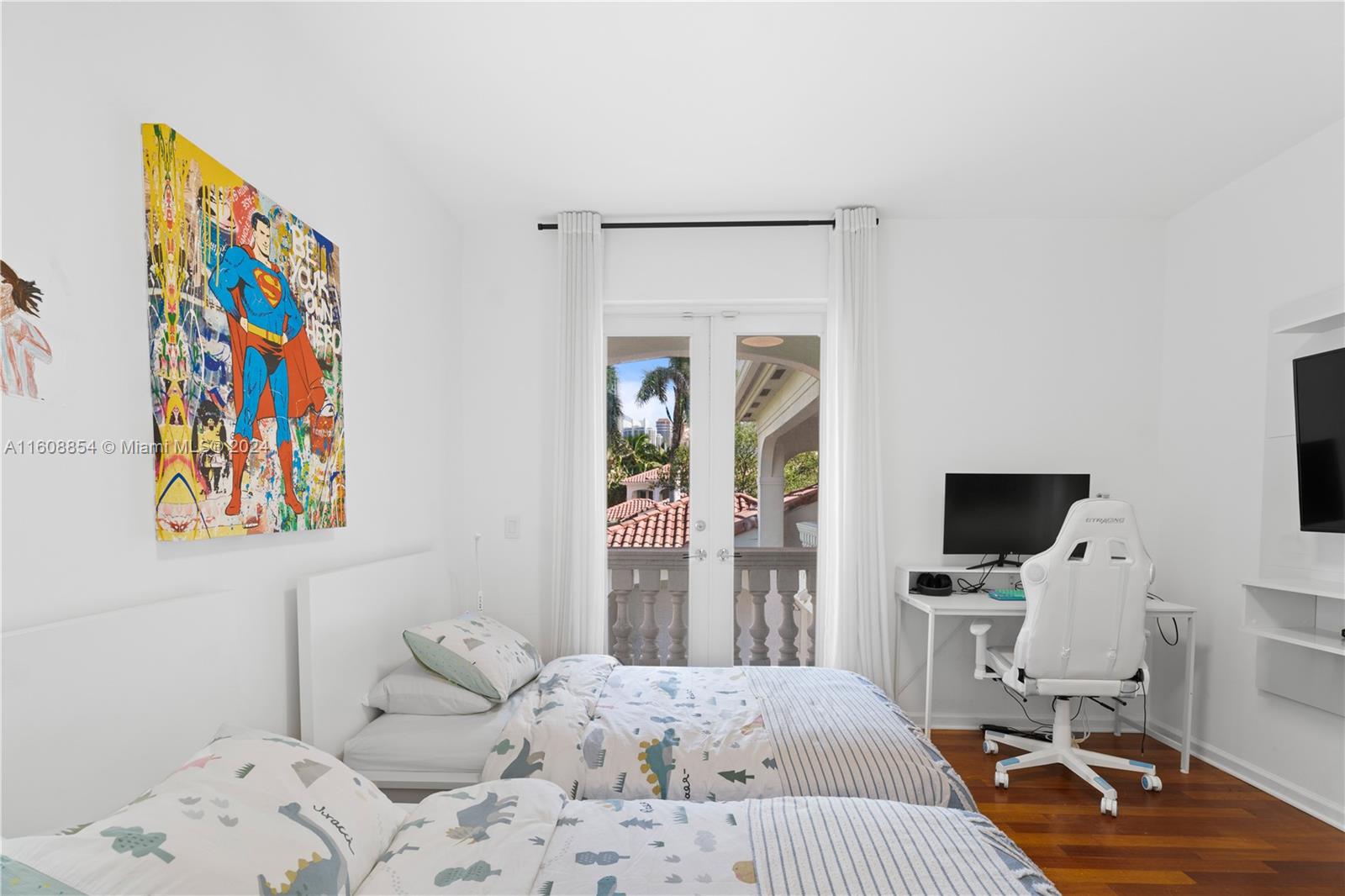 GOLDEN GATE ESTATES & MAR - Residential