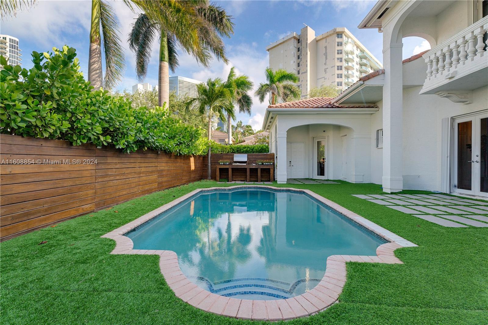 GOLDEN GATE ESTATES & MAR - Residential