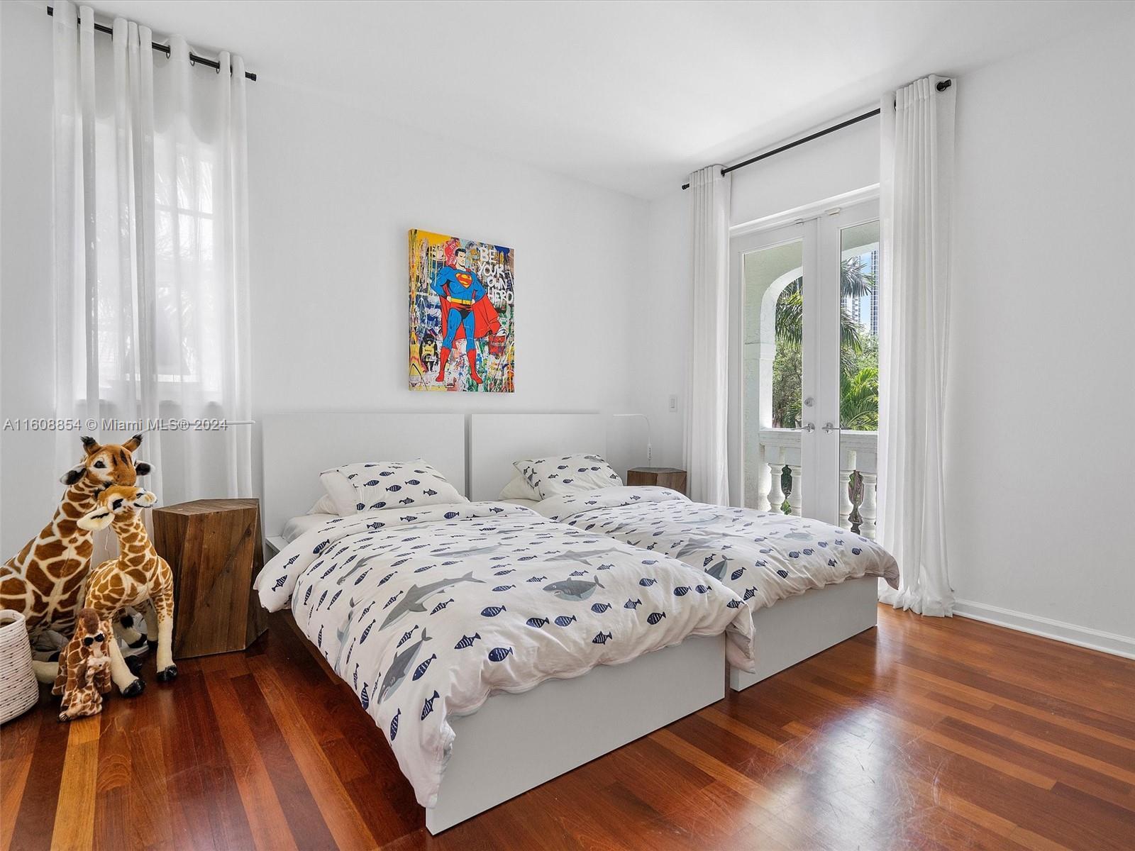 GOLDEN GATE ESTATES & MAR - Residential