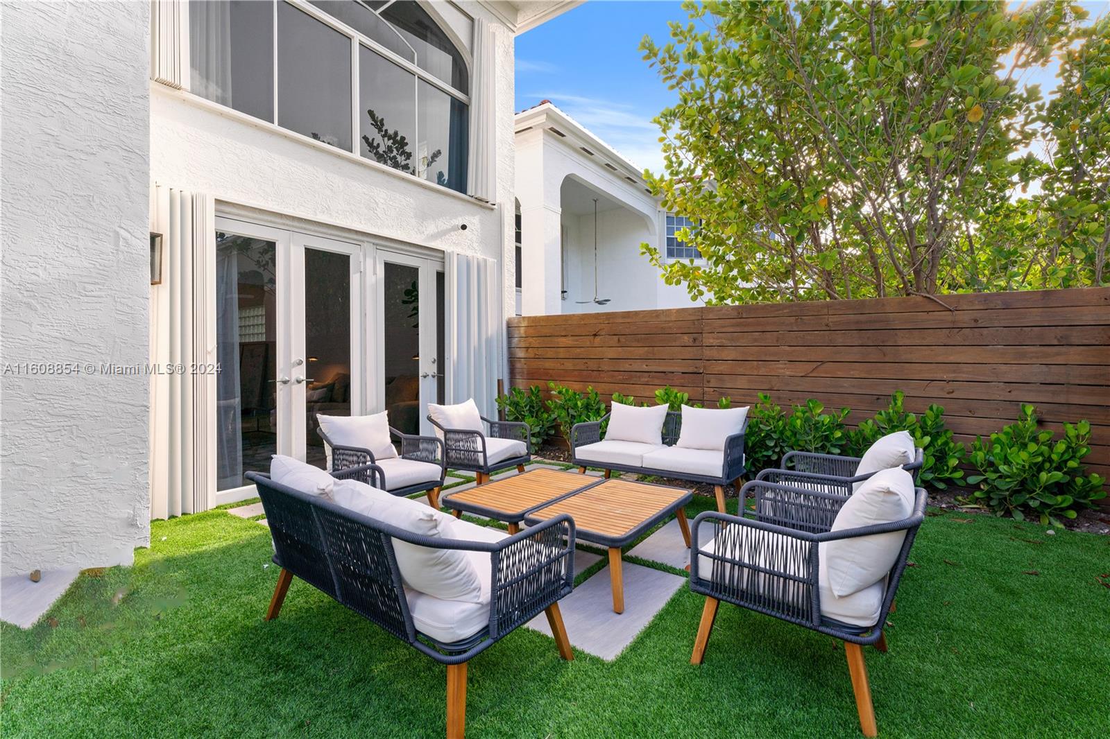 GOLDEN GATE ESTATES & MAR - Residential