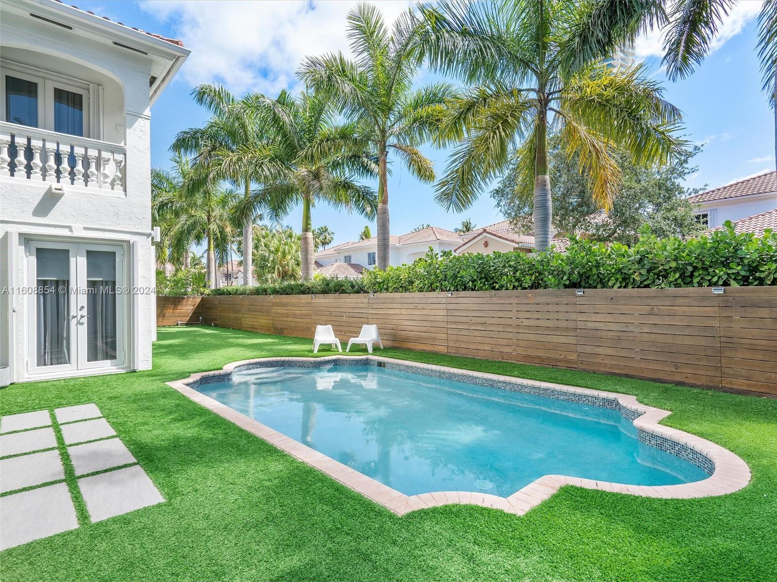 GOLDEN GATE ESTATES & MAR - Residential