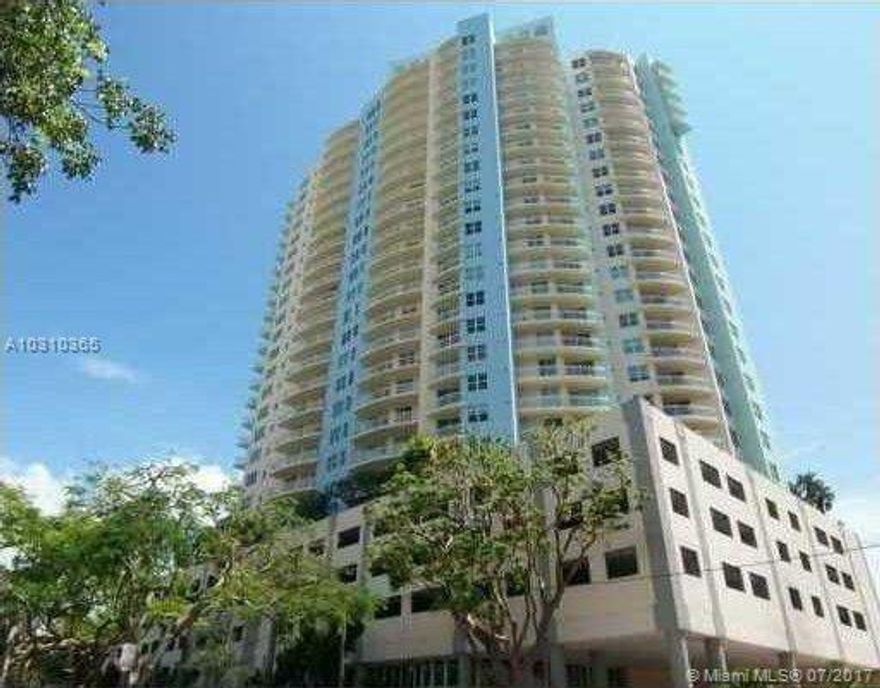 Centrally located Brickell apartment, close to I-95. Great views, 2/2 split floor plan, tile throughout. Freshly painted. New appliances including new washer/dryer. 2 included garage spaces on 2nd floor.