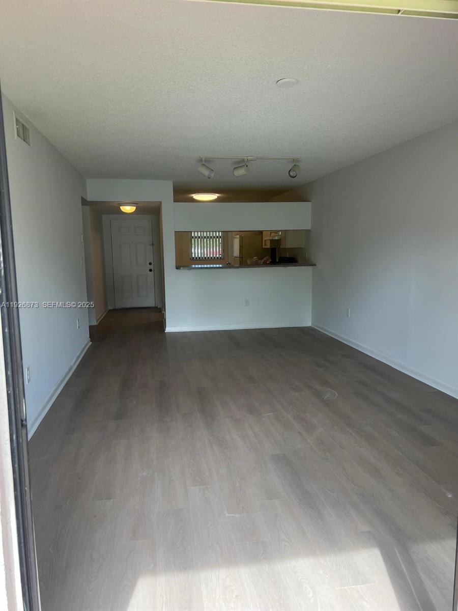 VILLAS DE VENEZIA CONDO - Residential Lease