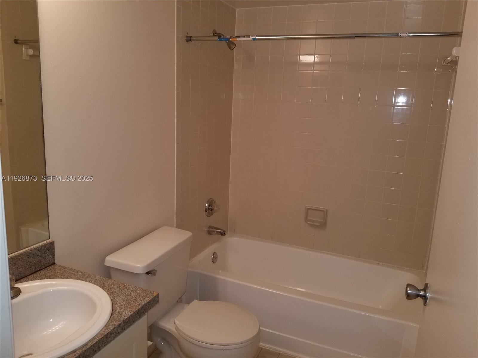 VILLAS DE VENEZIA CONDO - Residential Lease