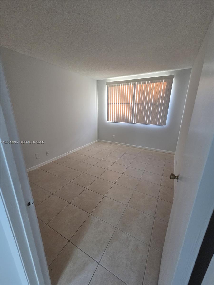 EDGEWATER CONDO - Residential Lease