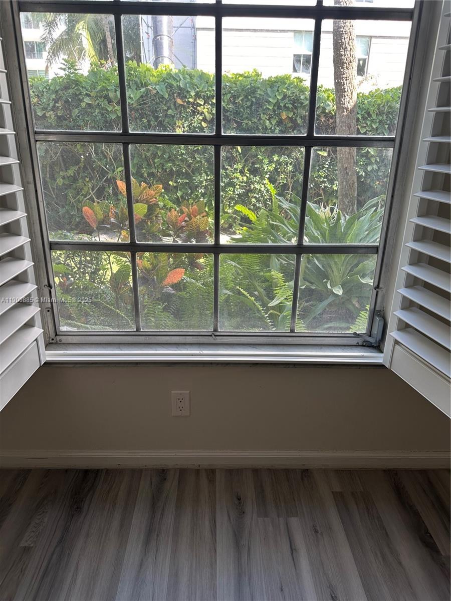 IMPERIAL POINT COLONNADES - Residential Lease