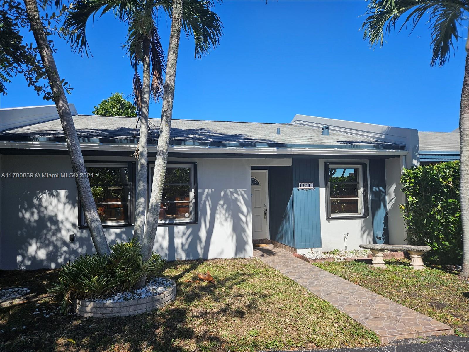 13705 Sw 52nd St, Miami, Broward County, Florida - 3 Bedrooms  
2 Bathrooms - 