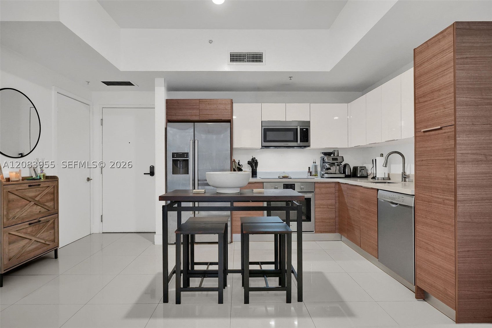 1010 SW 2nd Ave 2005