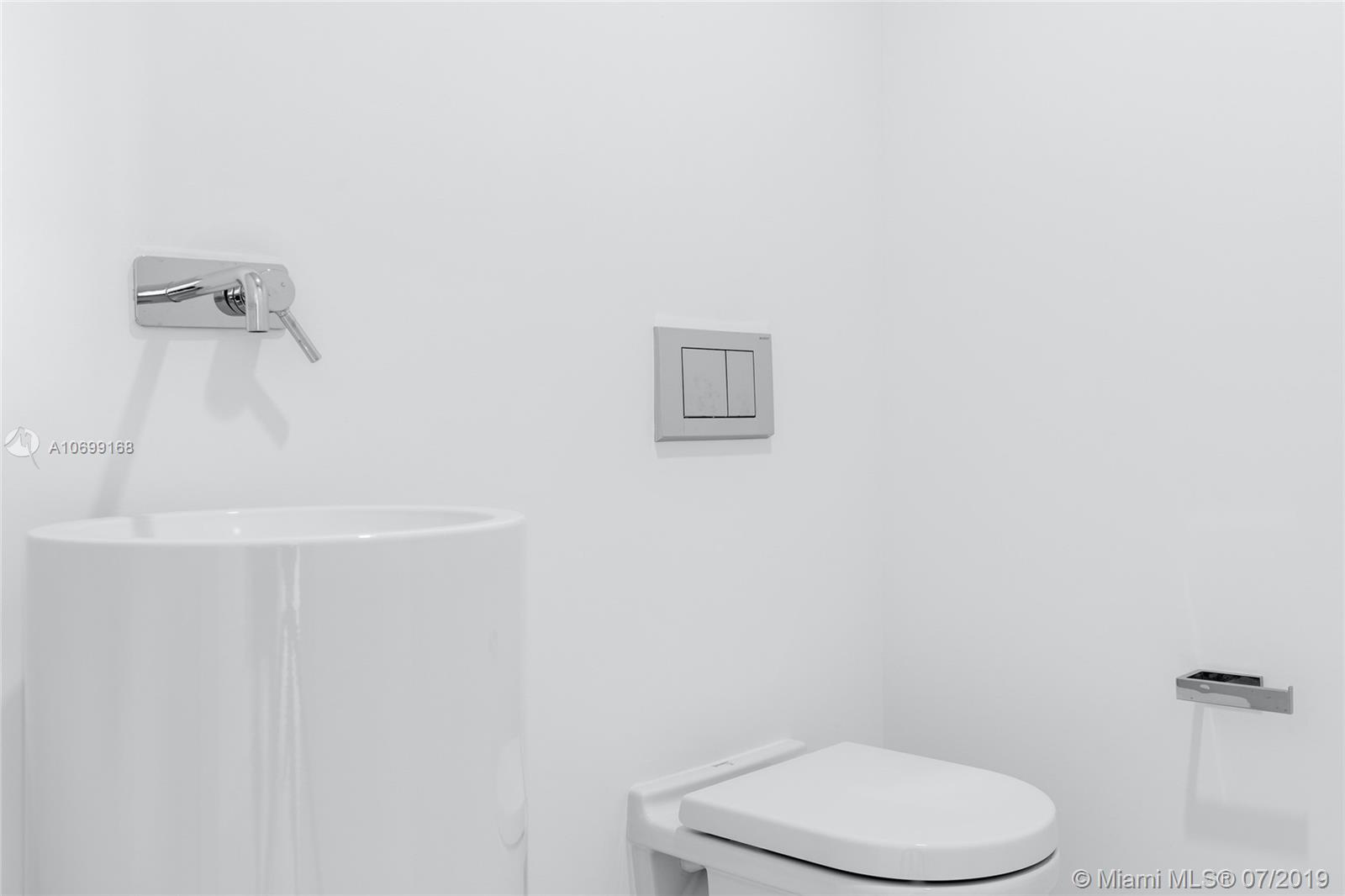 OCEANA BAL HARBOUR CONDO - Residential