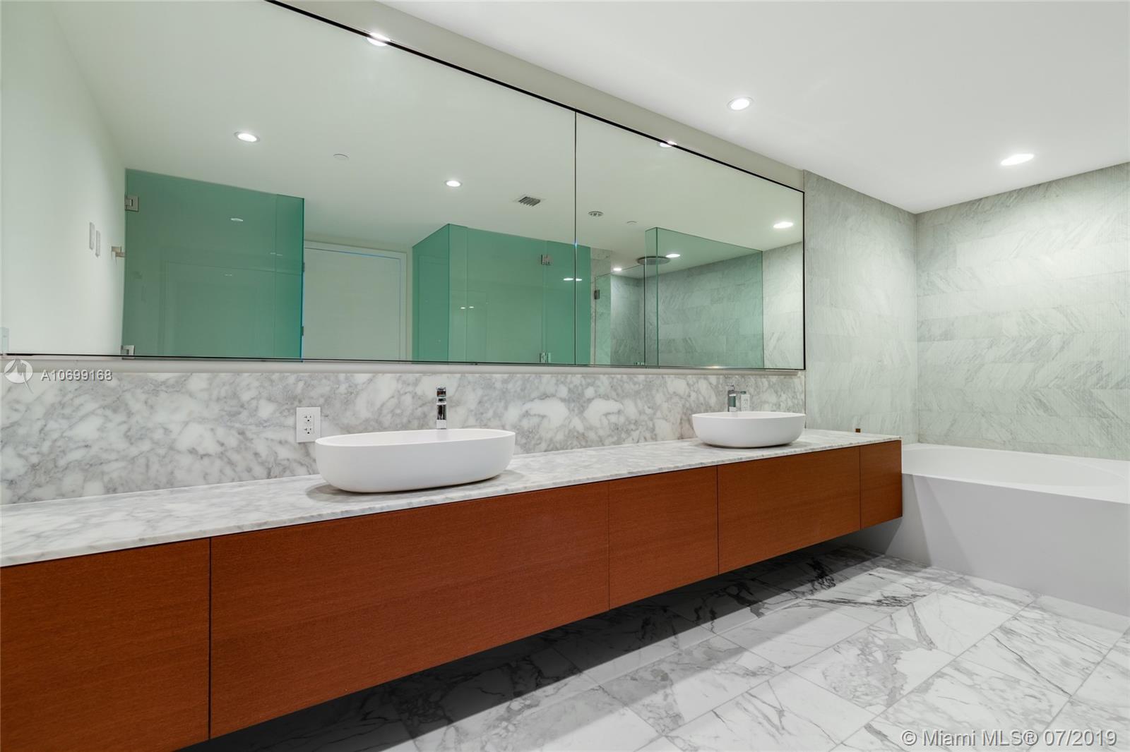 OCEANA BAL HARBOUR CONDO - Residential