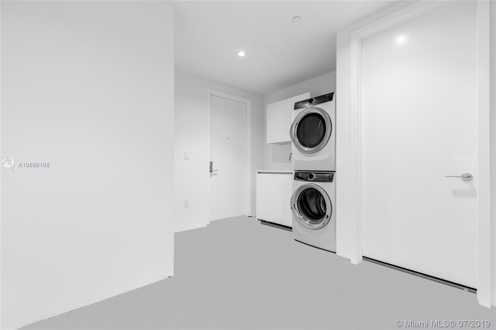 OCEANA BAL HARBOUR CONDO - Residential