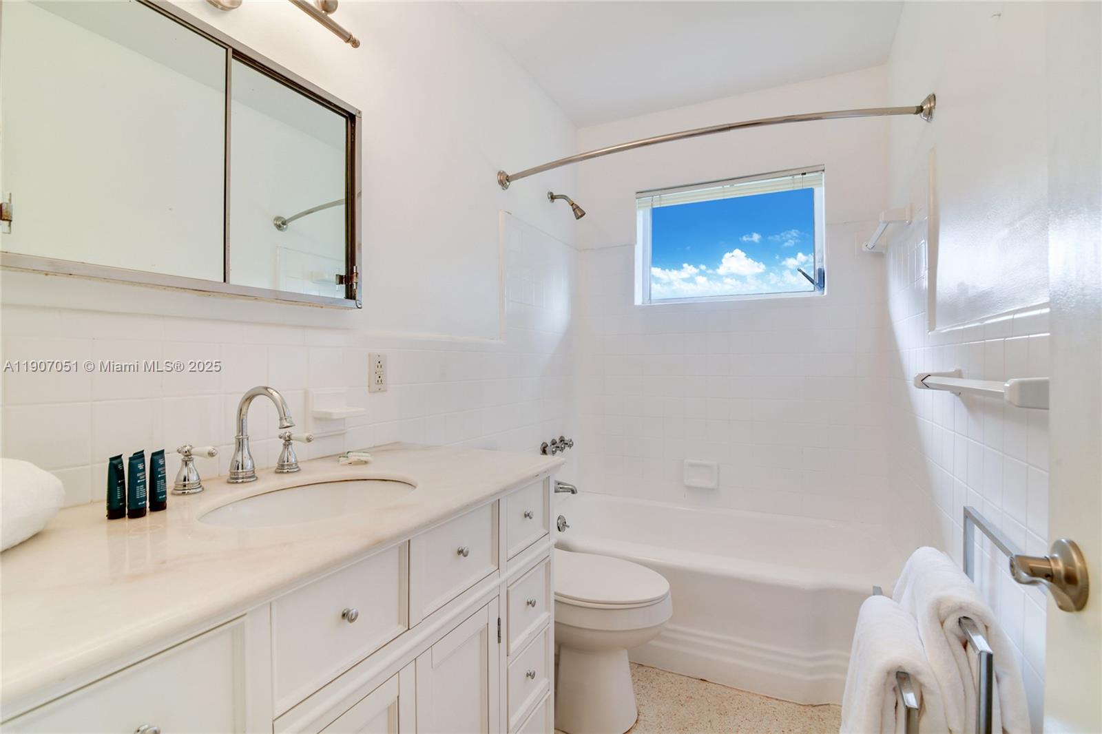 JENADA VILLAS 1 ADD - Residential Lease