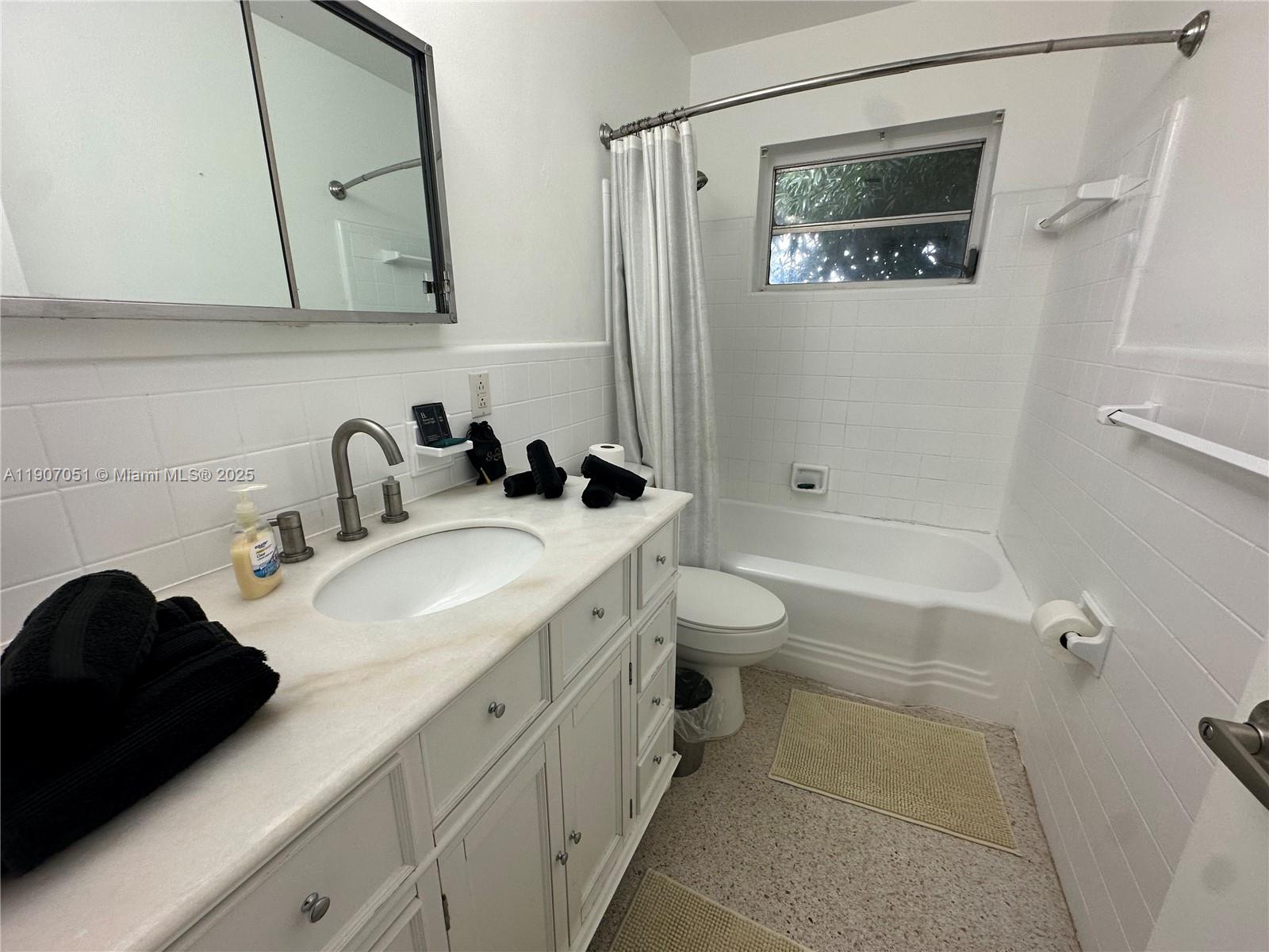 JENADA VILLAS 1 ADD - Residential Lease