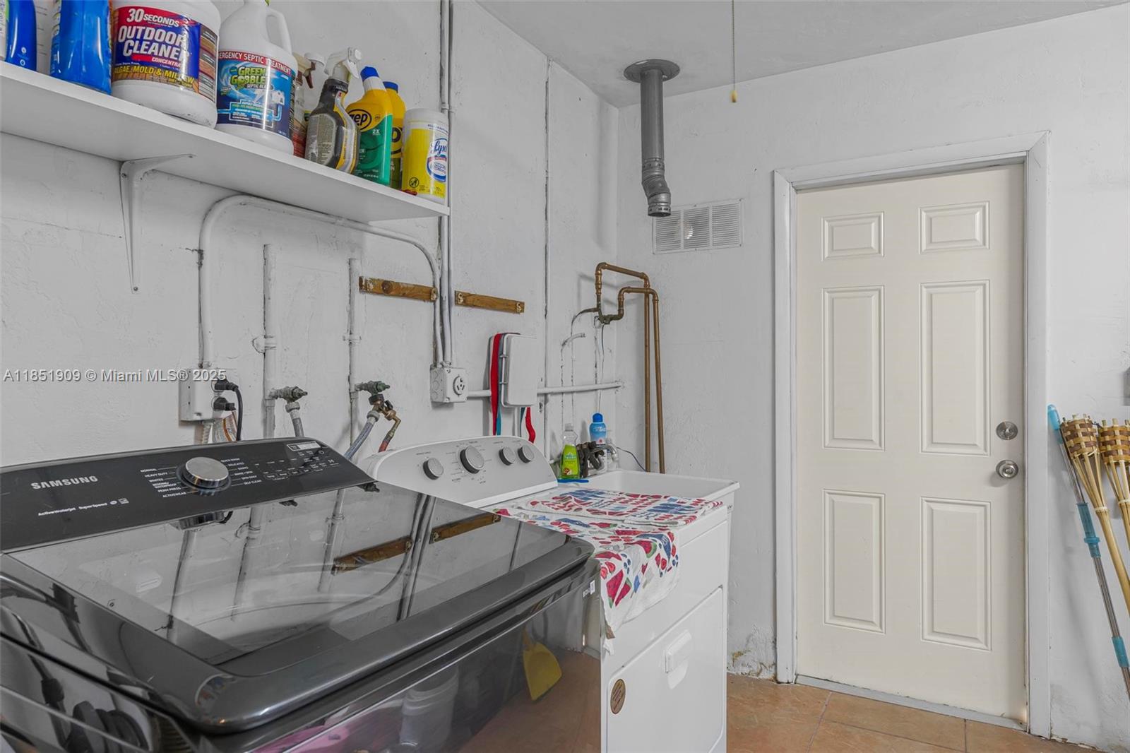 SAGA BAY SEC 1 - Residential