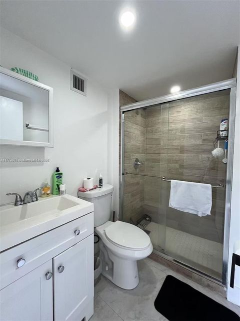1102 NW 103rd St 3 Miami FL 33150