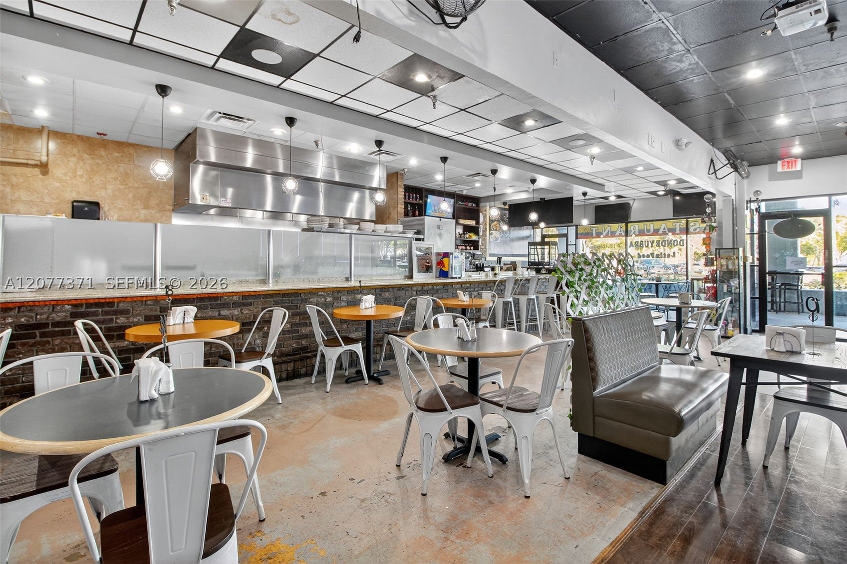 Restaurant and Bar For Sale In Coral Springs