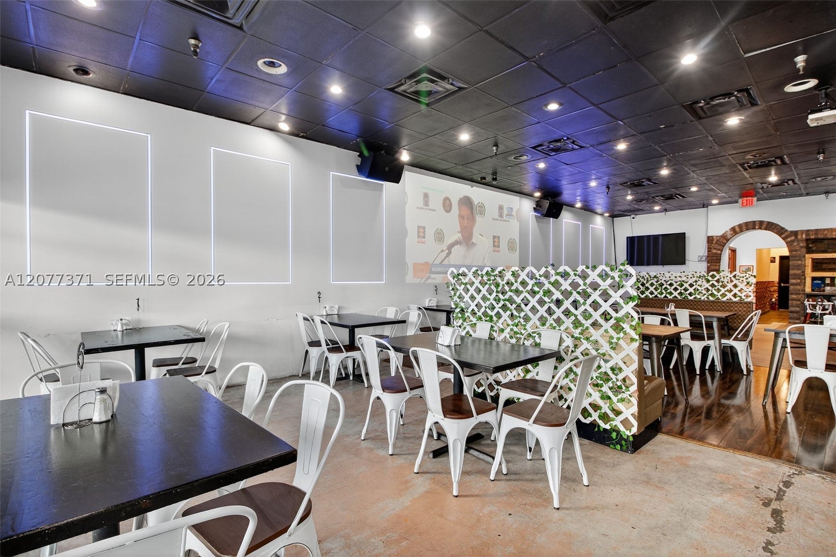 Restaurant and Bar For Sale In Coral Springs