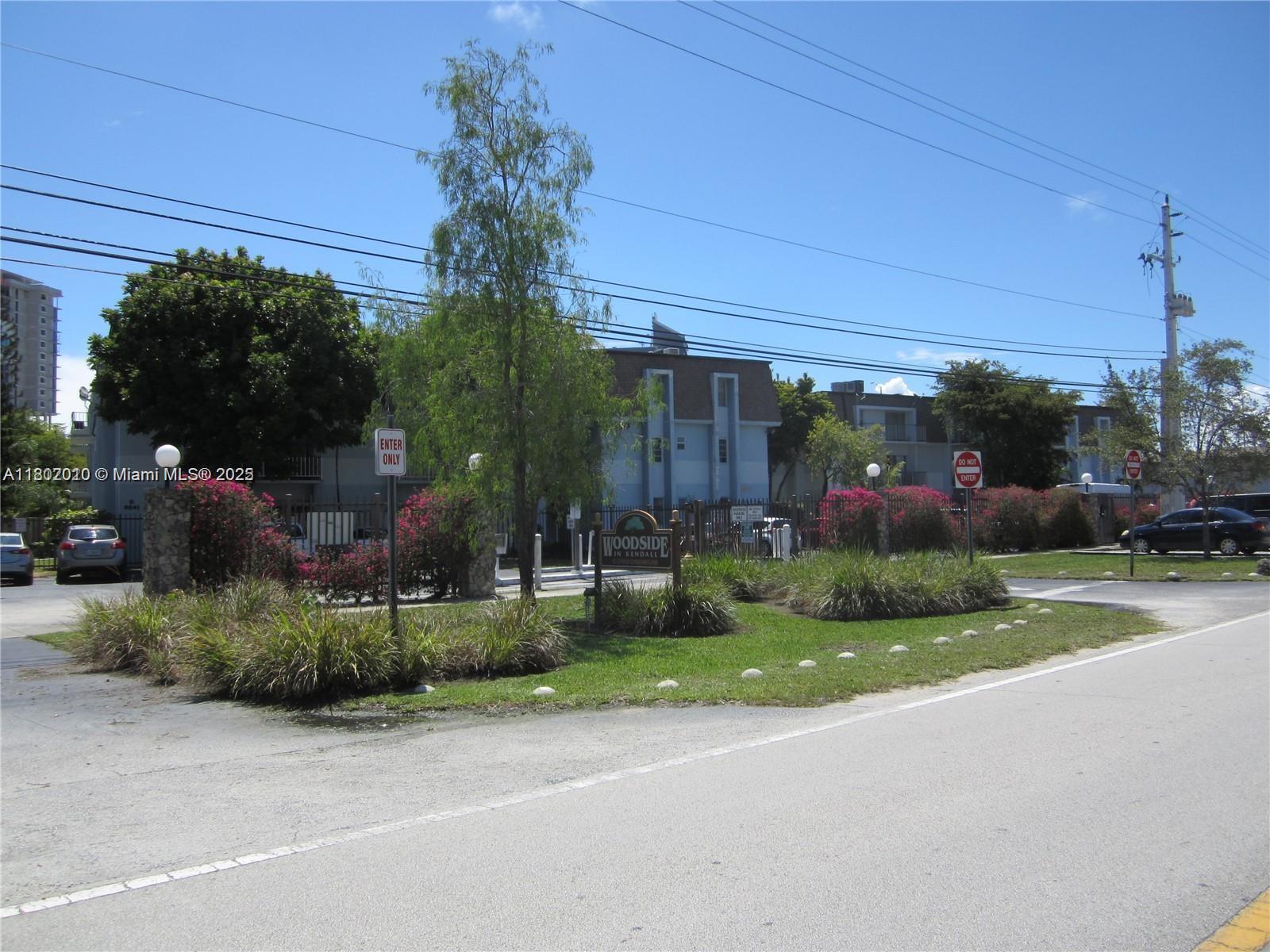 WOODSIDE IN KENDALL CONDO - Residential
