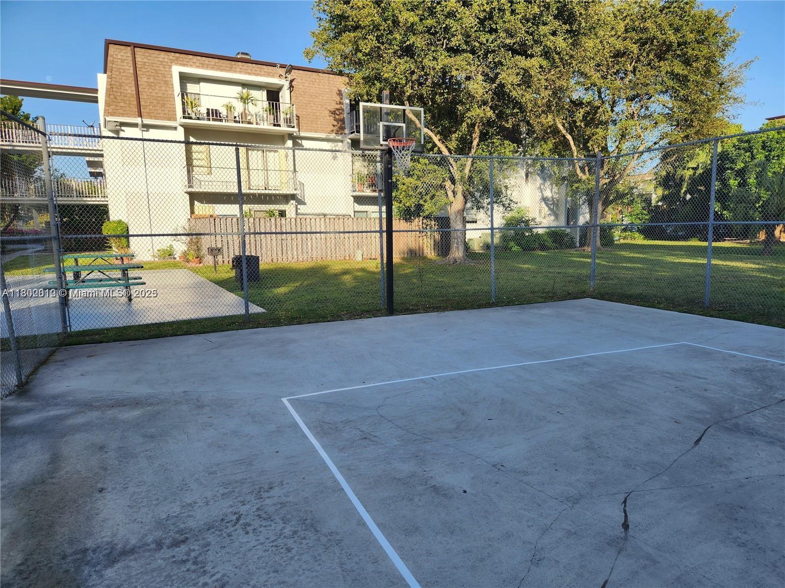 WOODSIDE IN KENDALL CONDO - Residential