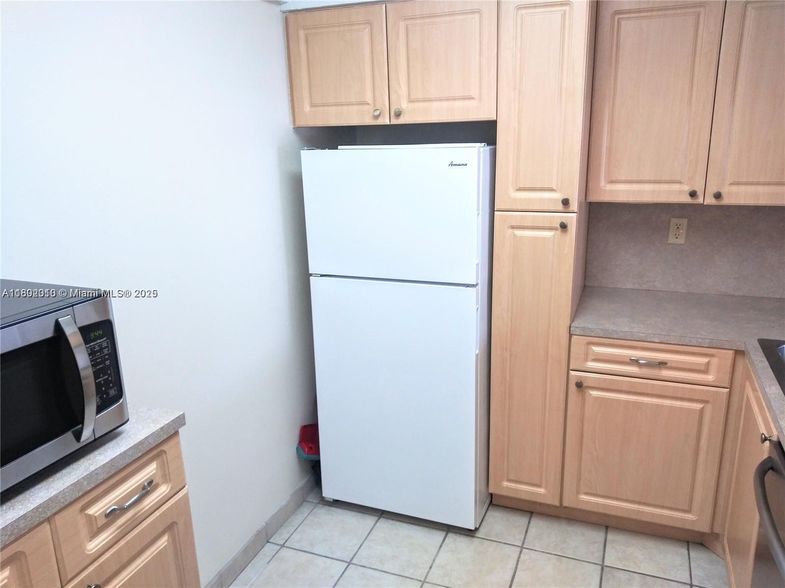 WOODSIDE IN KENDALL CONDO - Residential