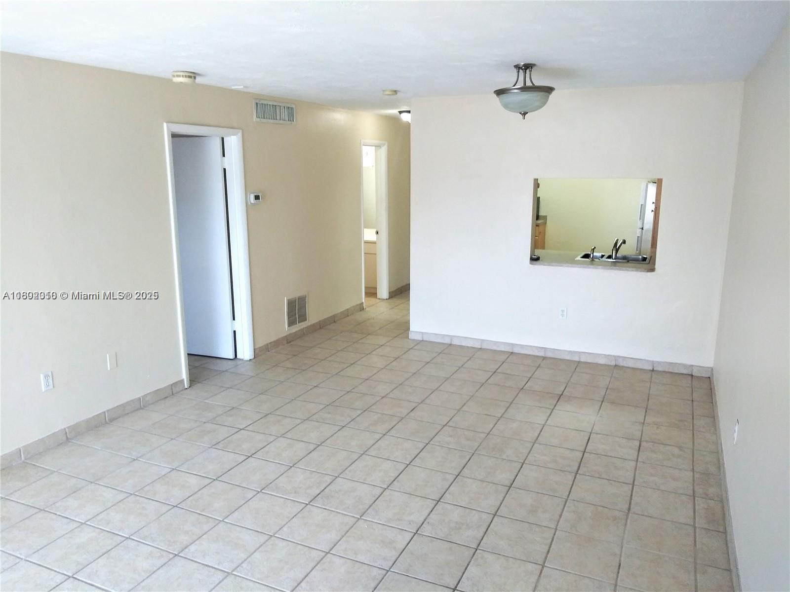WOODSIDE IN KENDALL CONDO - Residential