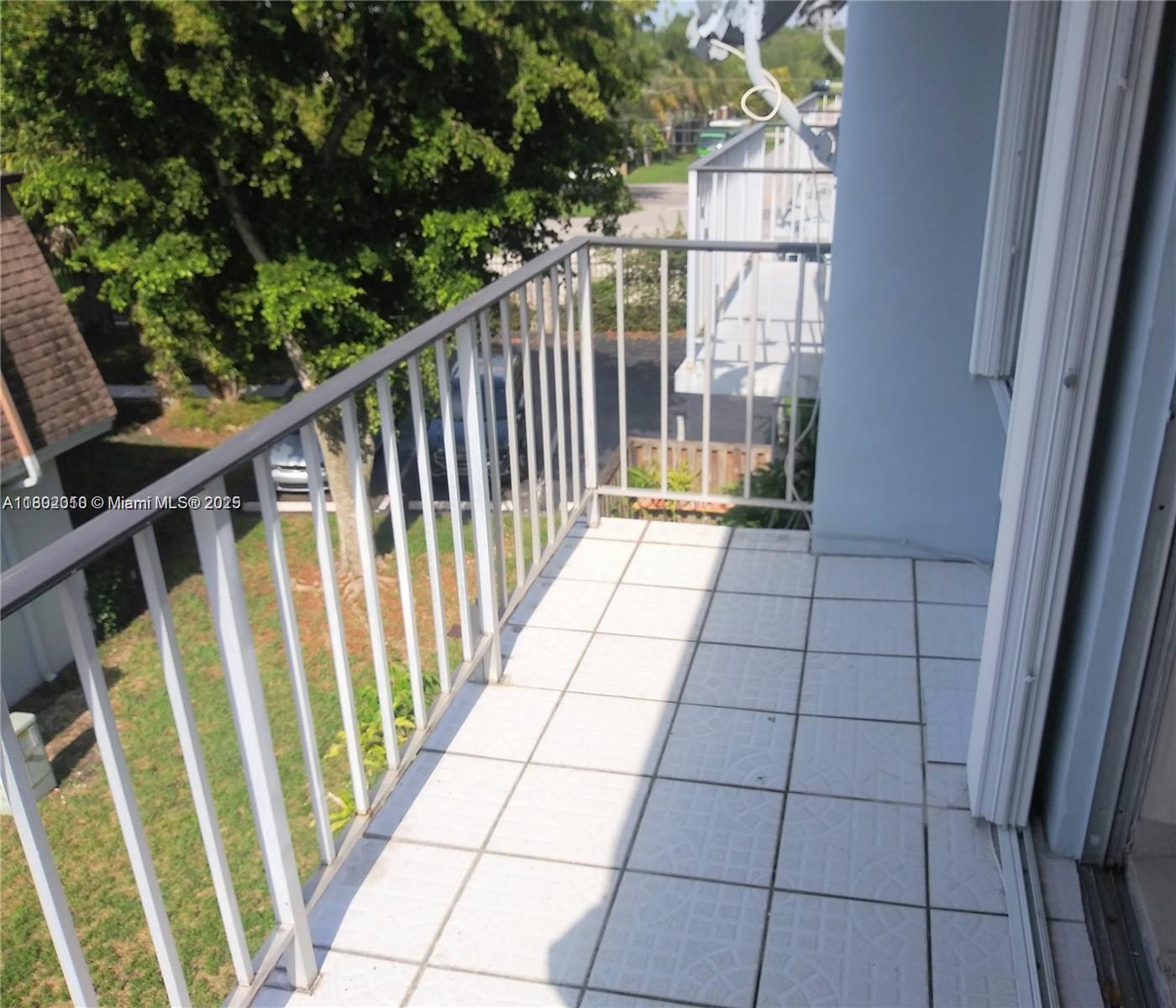 WOODSIDE IN KENDALL CONDO - Residential
