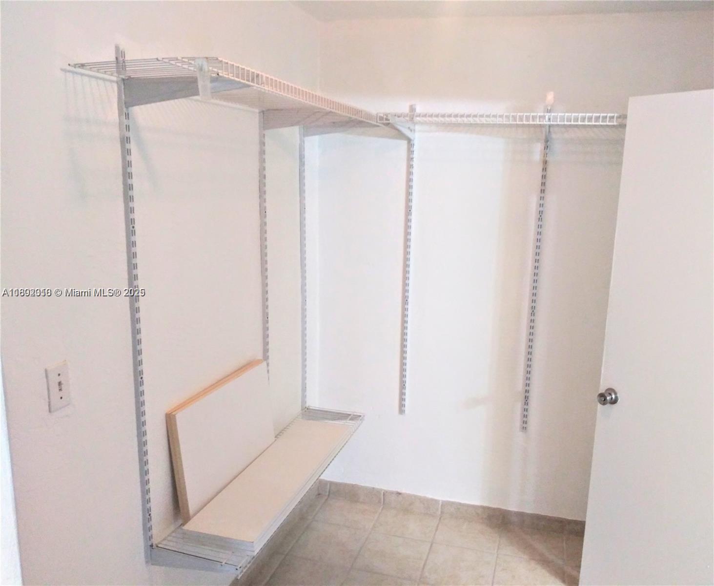 WOODSIDE IN KENDALL CONDO - Residential