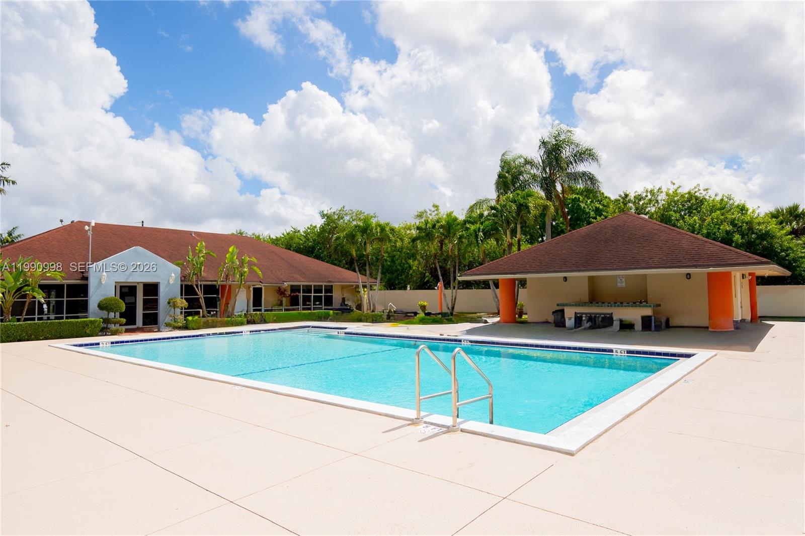 VILLA RUSTICA I CONDO - Residential