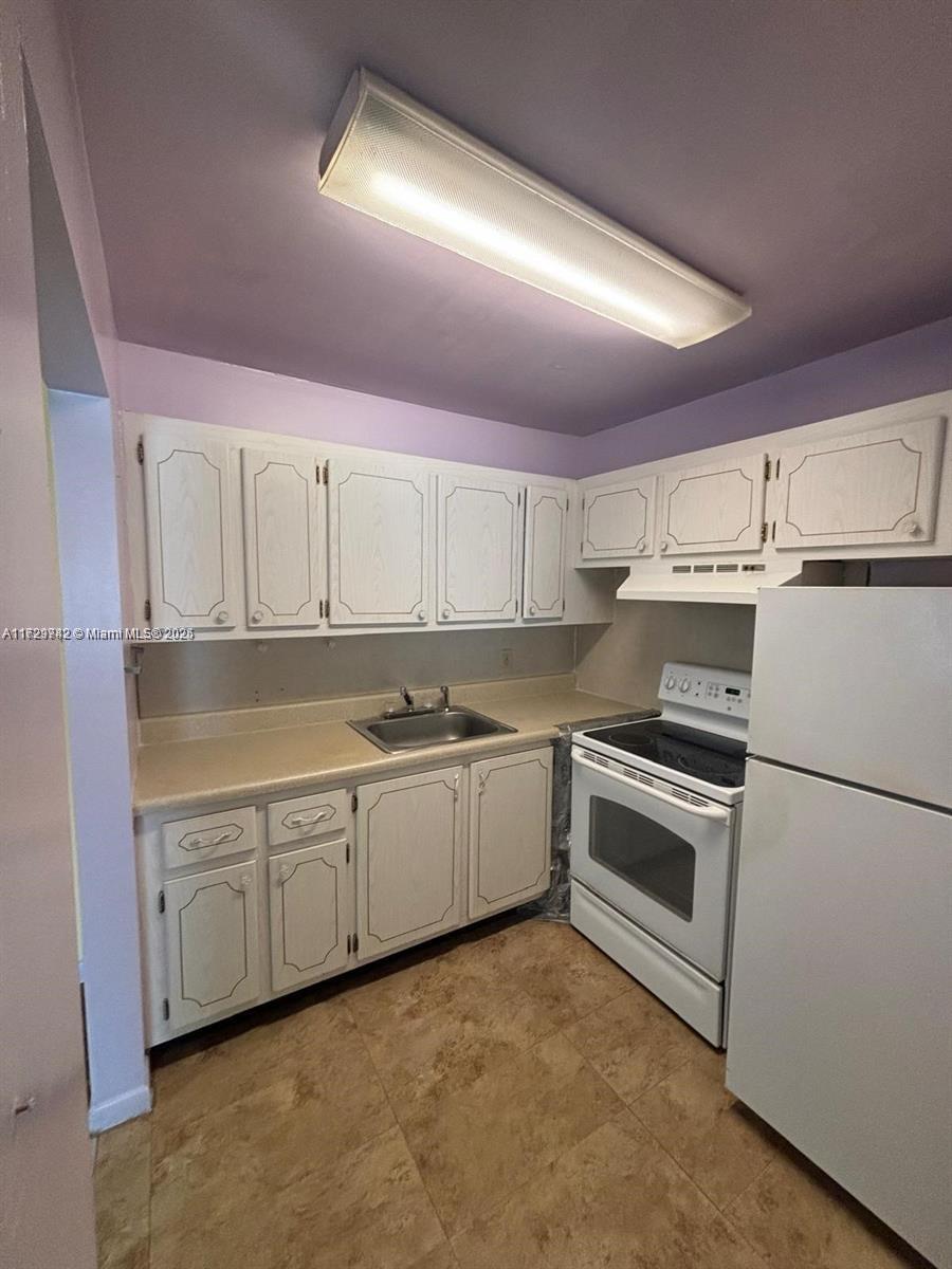 SALISBURY CONDOS - Residential Lease