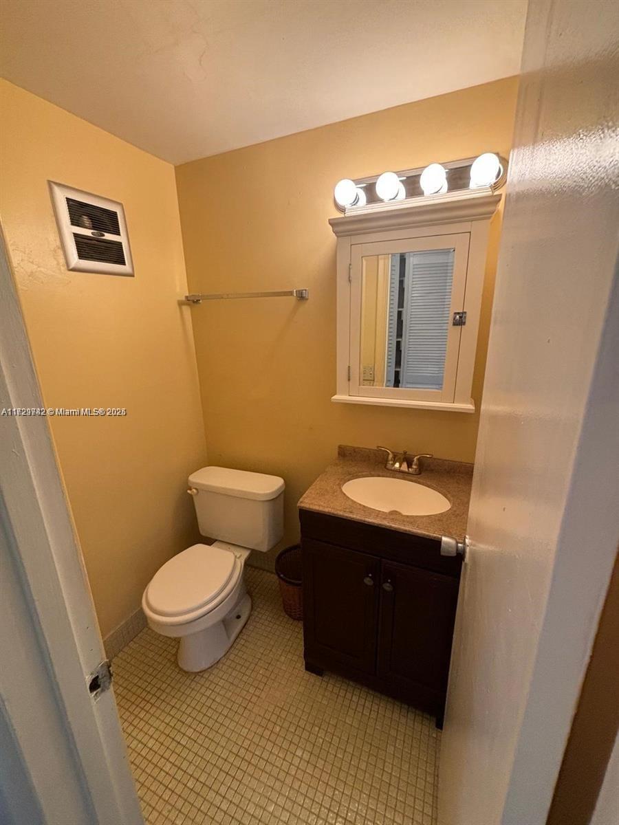 SALISBURY CONDOS - Residential Lease