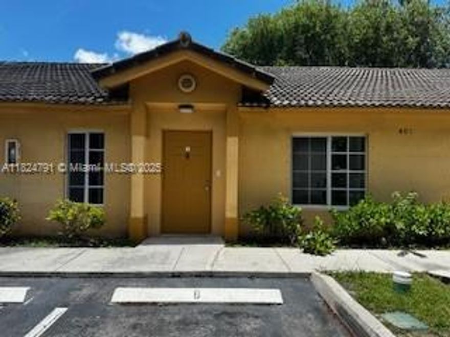 ?? 2 Bed / 2 Bath Townhouse Villa for Rent – Gated Community ?? No Pets Allowed

? Property Features:

2 Spacious Bedrooms

2 Full Bathrooms

Washer & Dryer in Unit

Gated Community for Added Security

No Credit Check Required

Sorry, No Pets Allowed

This charming 2/2 villa offers comfort and privacy in a well-maintained gated neighborhood. Enjoy in-unit laundry, easy access to shopping, dining, and highways.

NO credit check or required. 

Tons of parking space.