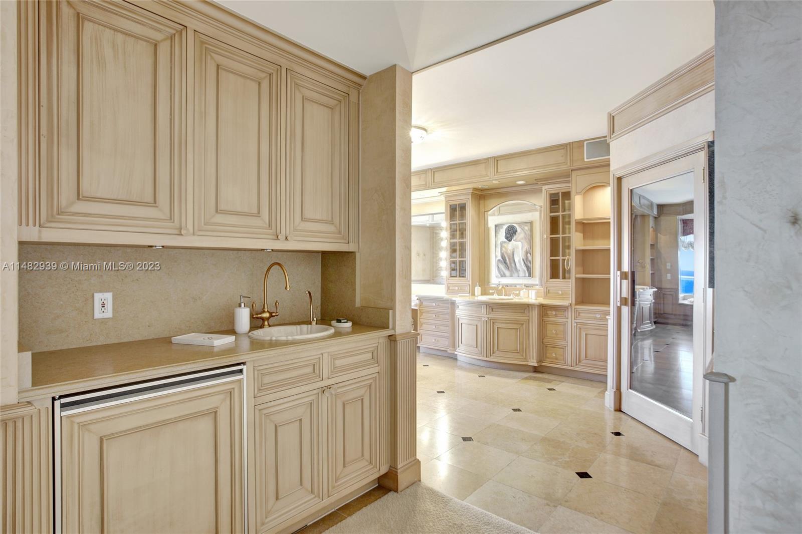 RENAISSANCE ON THE OCEAN - Residential Lease