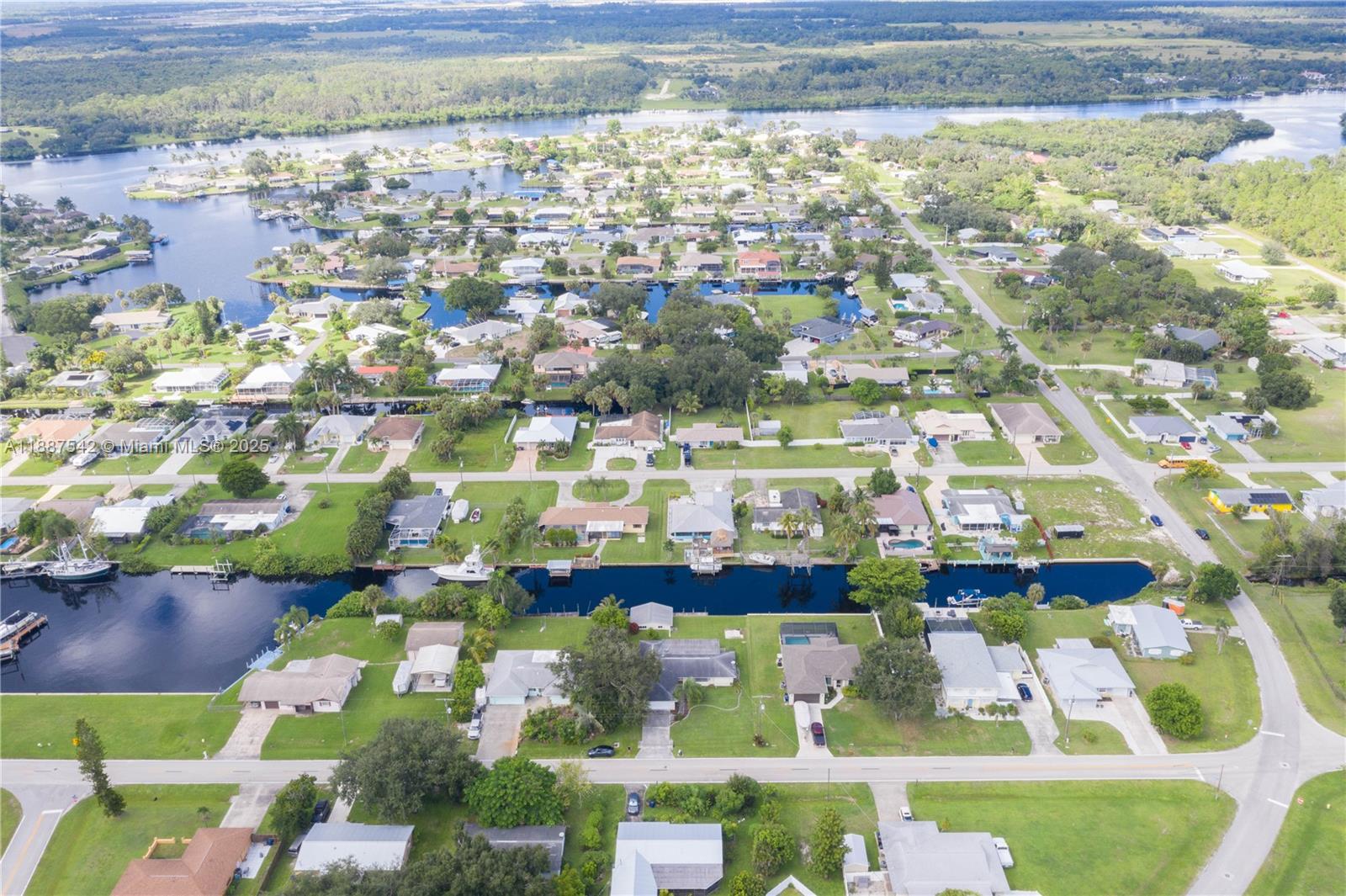 FORT MYERS SHORES - Residential