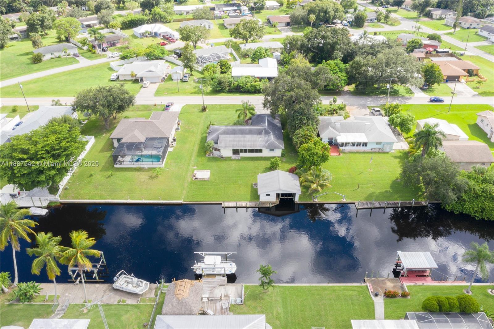 FORT MYERS SHORES - Residential