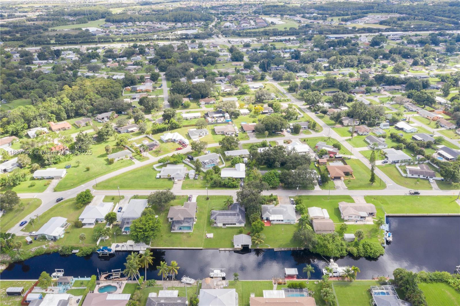 FORT MYERS SHORES - Residential
