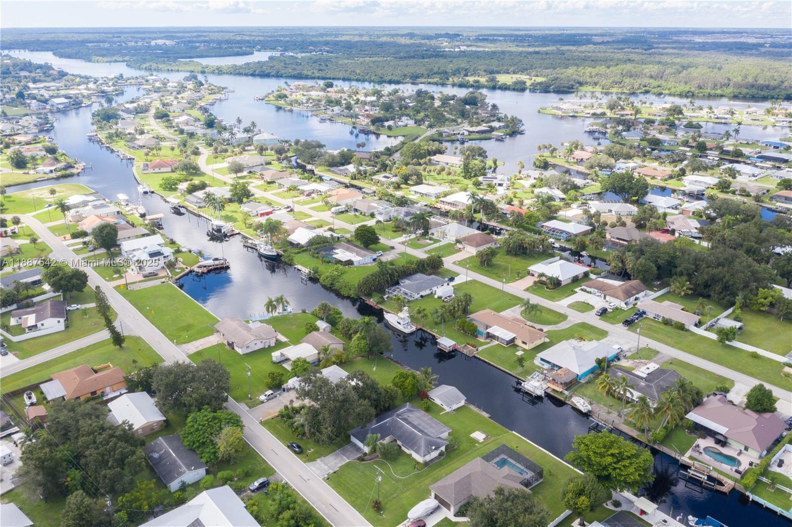 FORT MYERS SHORES - Residential