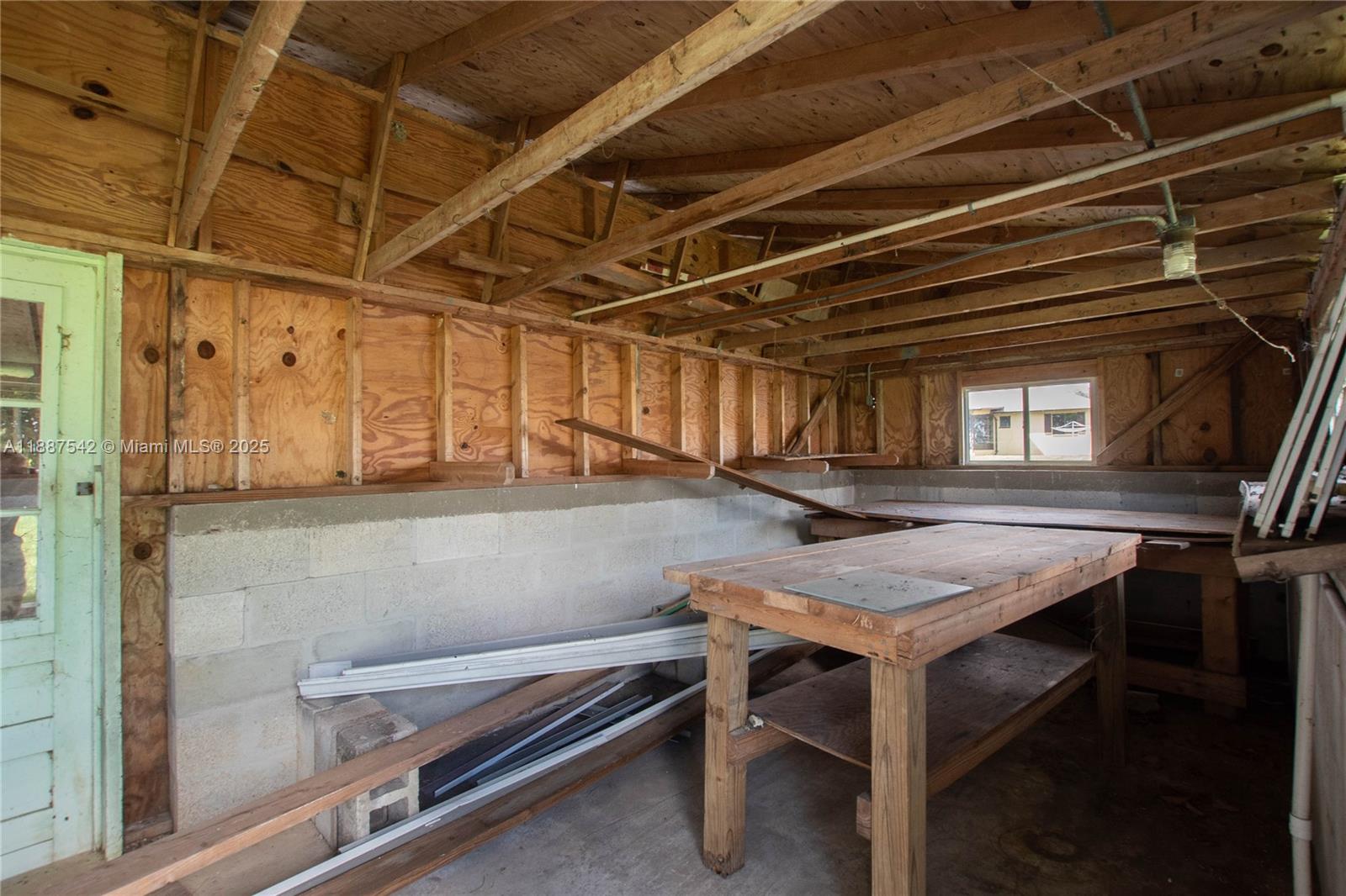 FORT MYERS SHORES - Residential
